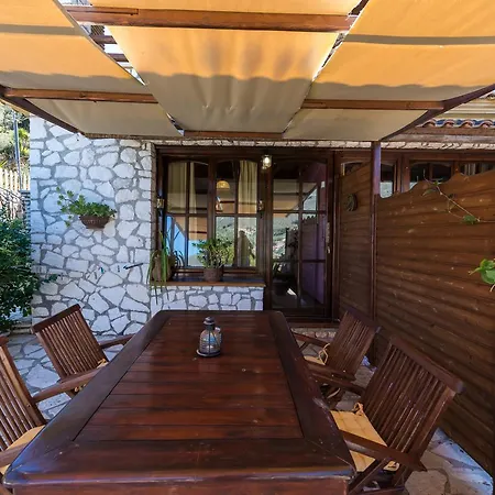 Διαμέρισμα Luxury Stone