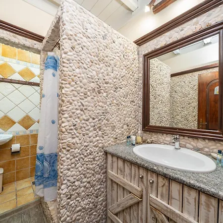 Luxury Stone Apartamento Agia Efimia