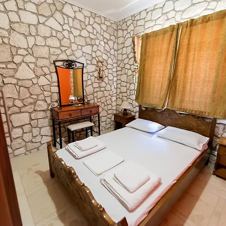 Luxury Stone Apartment *