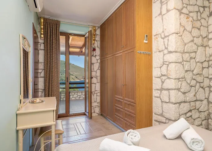 Luxury Stone Apartament Agia Efimia