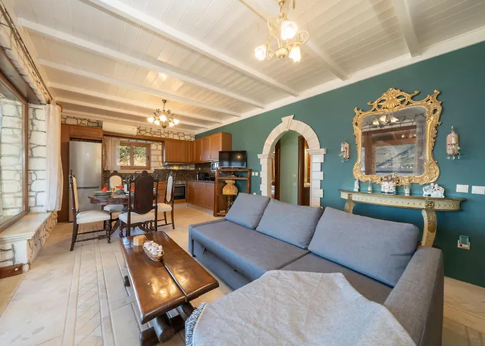 Luxury Stone Apartament Agia Efimia