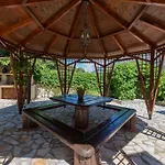 Luxury Stone דירה איה אפימיה
